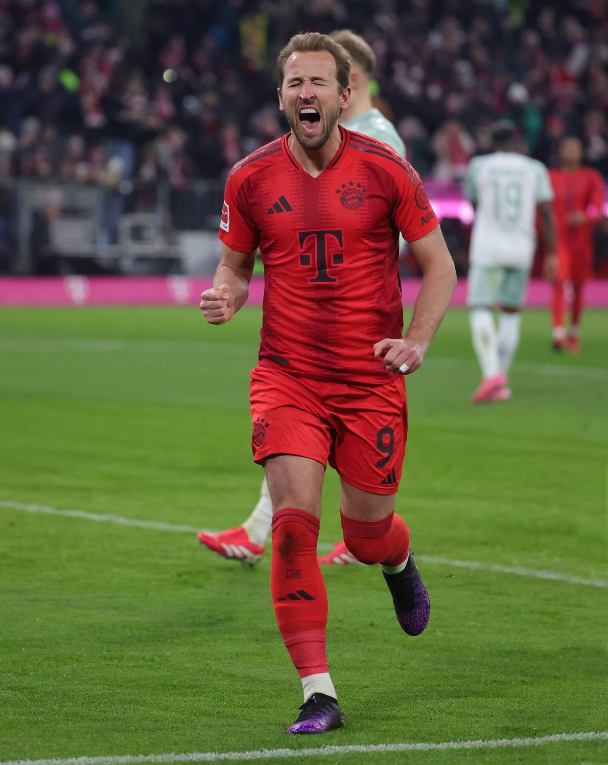 雷火电竞合作-里昂力克拜仁，莱万梅开二度意甲