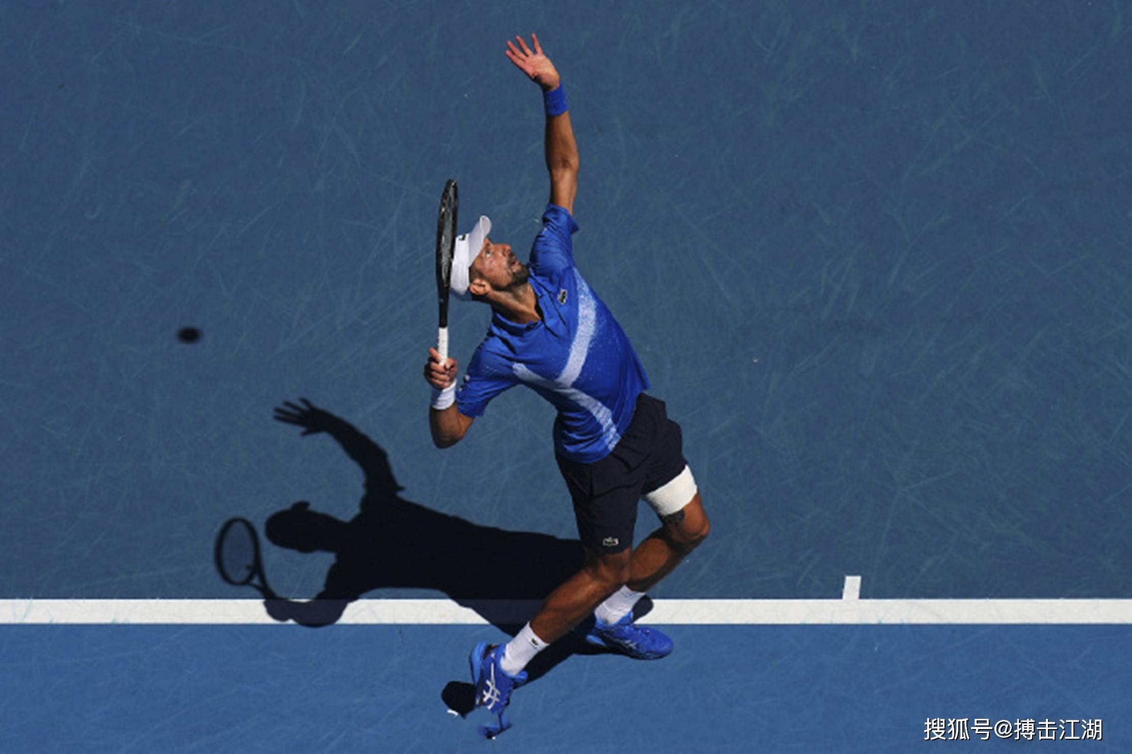 关于世界网球队血洗西班牙网球队,德约科维奇绝境逆转的信息 关于世界网球队血洗西班牙网球队,德约科维奇绝境逆转的信息